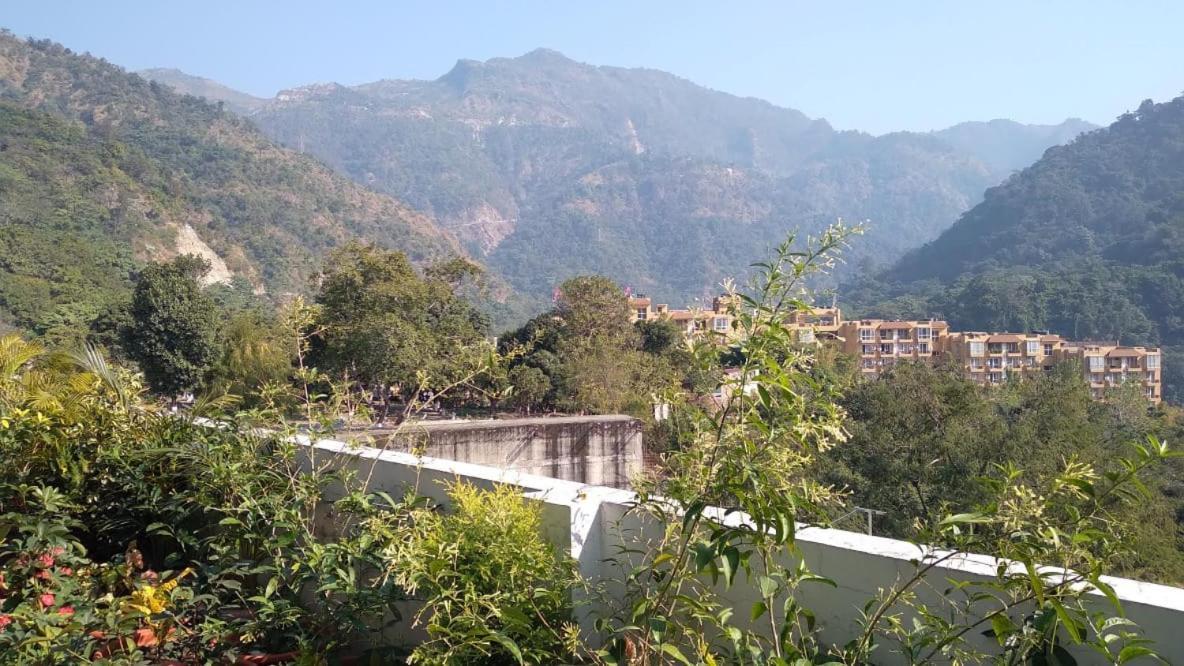 Hotel Vishla Palace By Uttarakhand Hotel Hospitality Narendra Nagar Extérieur photo