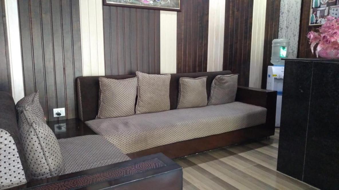 Hotel Vishla Palace By Uttarakhand Hotel Hospitality Narendra Nagar Extérieur photo