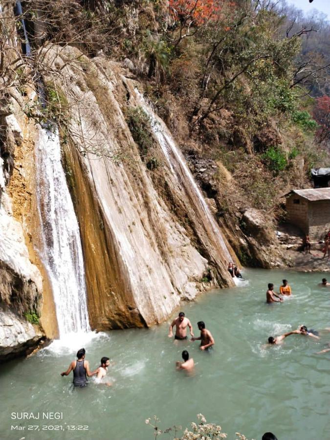Hotel Vishla Palace By Uttarakhand Hotel Hospitality Narendra Nagar Extérieur photo