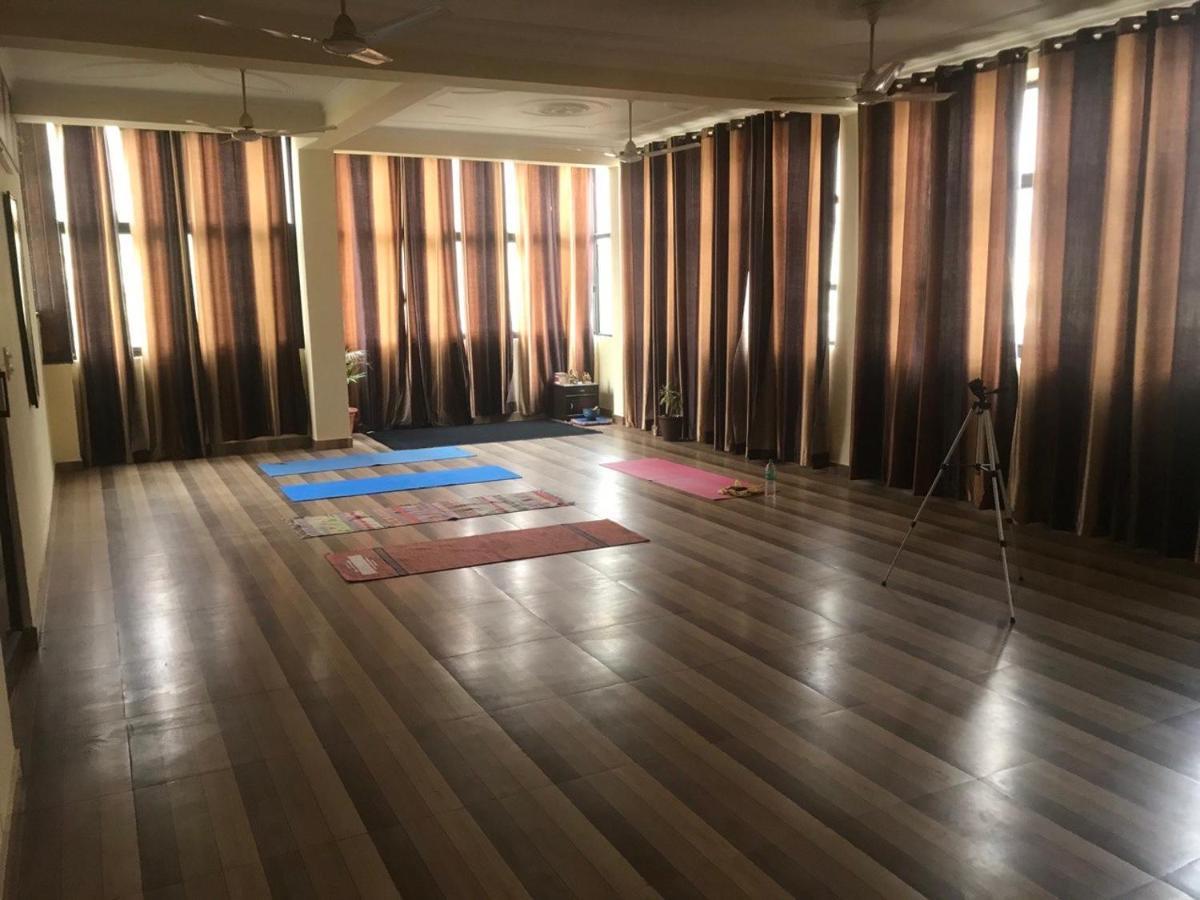 Hotel Vishla Palace By Uttarakhand Hotel Hospitality Narendra Nagar Extérieur photo