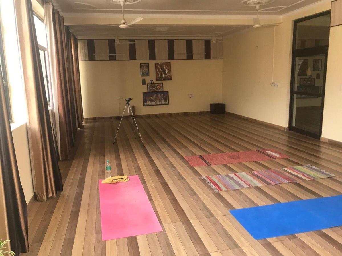 Hotel Vishla Palace By Uttarakhand Hotel Hospitality Narendra Nagar Extérieur photo